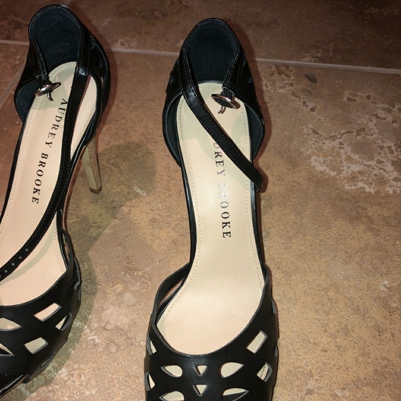 Shoes - Picture 2 of 5